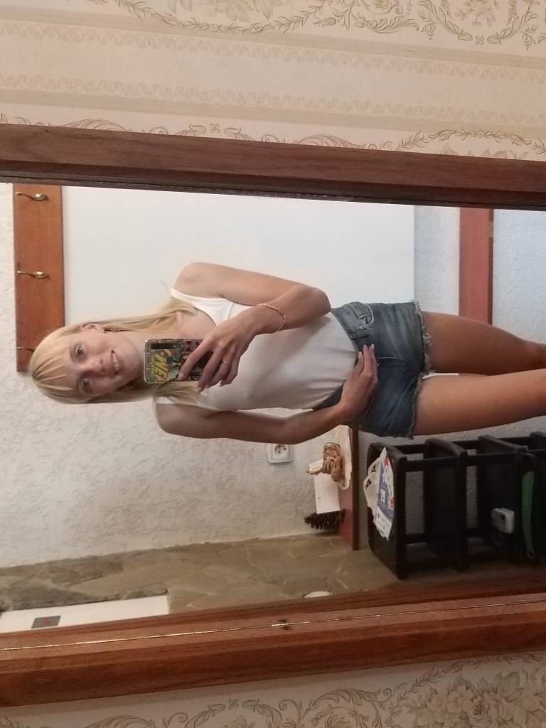 wife swapping app Aurora
